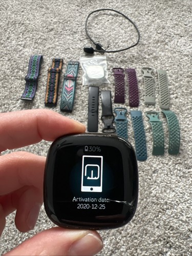 Fitbit Versa 3 Smart Watch Black Fitness Tracker Health CRACKED SCREEN WORKING