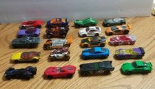 Matchbox / Hot Wheels Lot of 20 Cars Diecast Vintage to Present  Lot 1