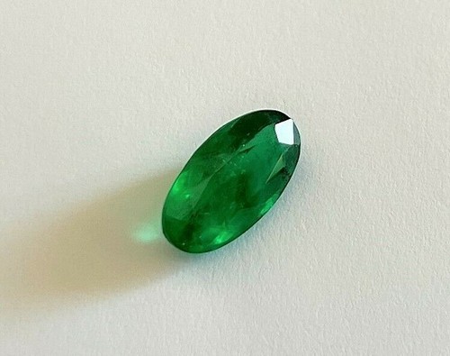 Zambian Emerald (GIA) with 18k Yellow Gold and Diamond Mounting Ring Size 4.75 - Picture 2 of 12