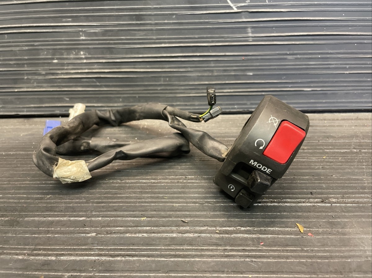 2009 Yamaha YZFR1 Right handle bar start button switch