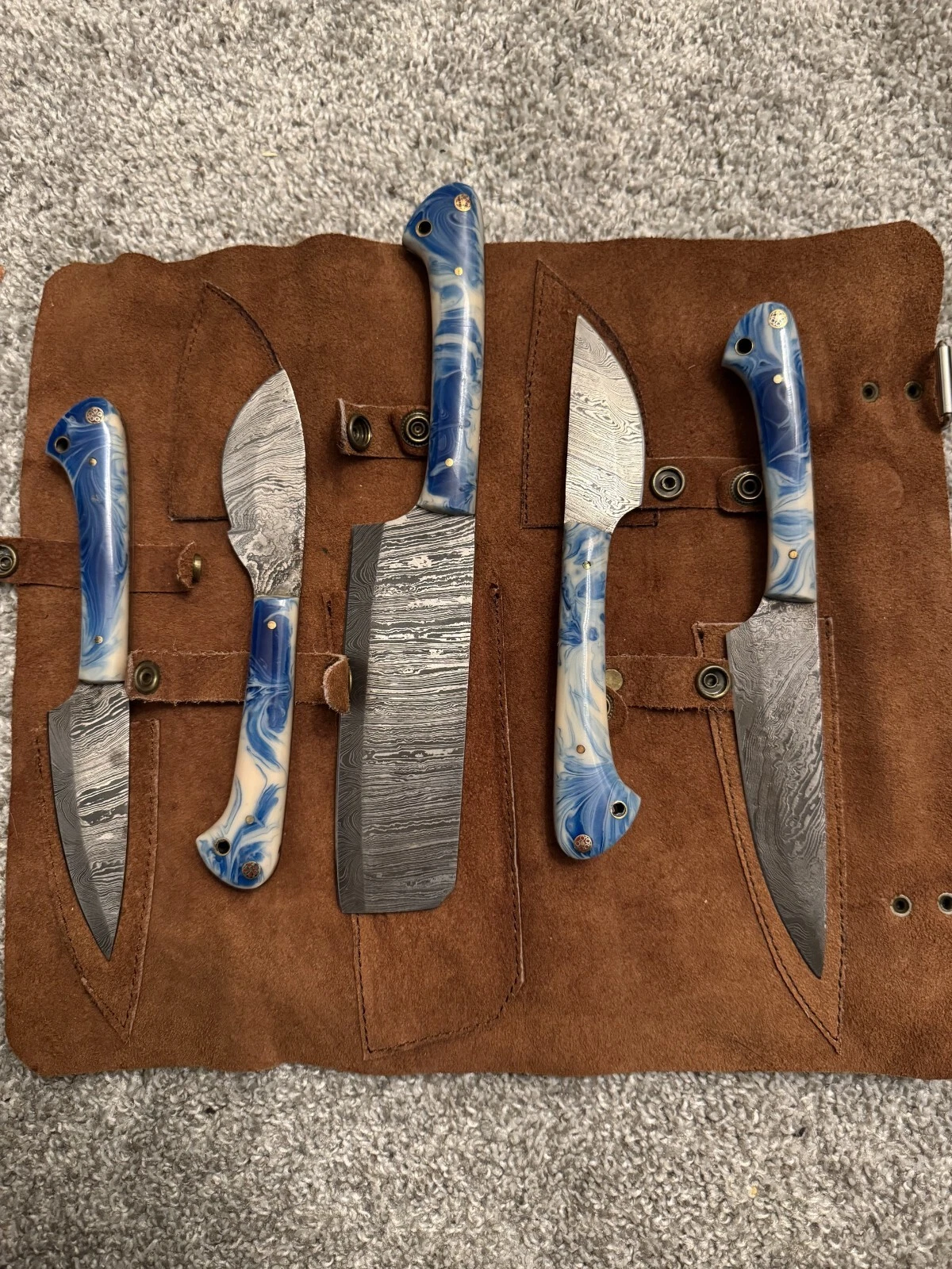 Custom Handmade Damascus Chef Knife Set of 5 – Great Gift for Any Occasion
Opens in a new window or