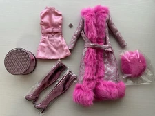 Poppy Parker “Snow Stopper” Outfit from  2018 Luxe life Convention