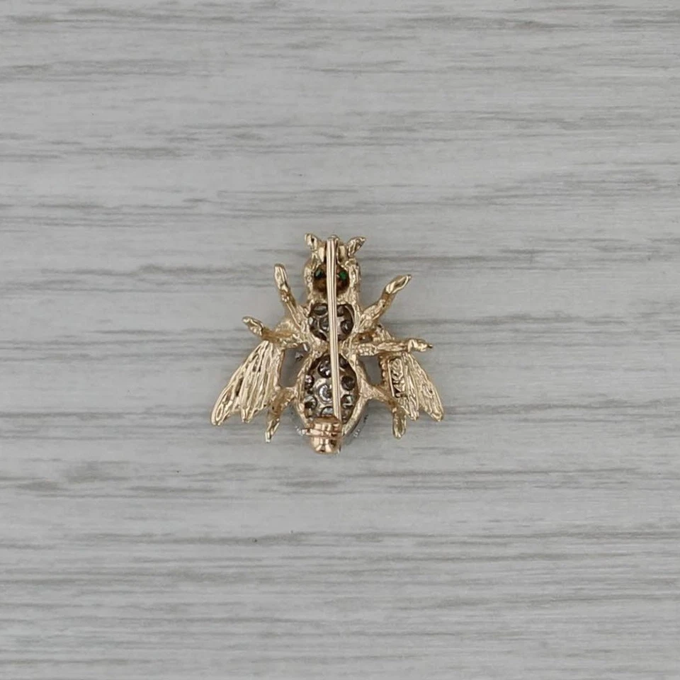 Prendedor de abeja con racimo de diamantes de 0,70 quilates ojos esmeralda de oro amarillo de 14 k firmado artesanalmente Foto 3 de 4