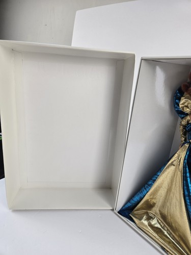 Classique Benefit Ball Barbie Doll Collection Mattel #1521 NIB 1992 Free Ship - Picture 9 of 13