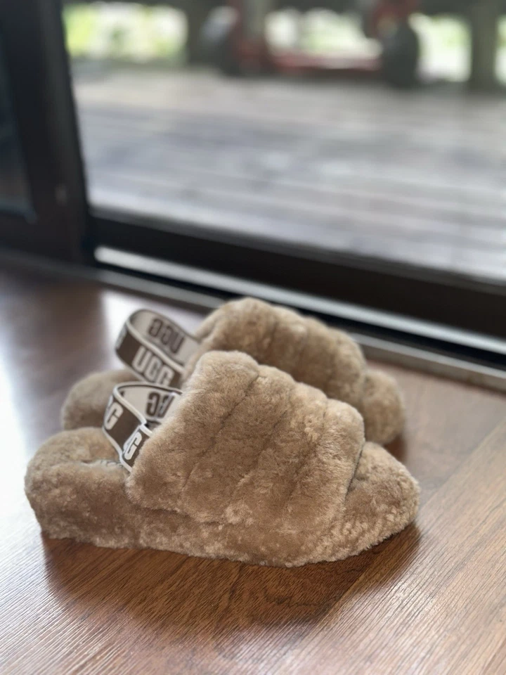 UGG Fluff Yeah Sliipers 女士尺寸 us7,UK 5 ~ 浅棕色/棕褐色 — 第 4/4 张图片