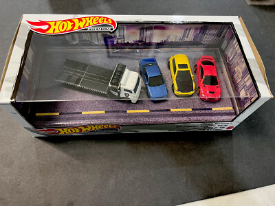 Hot Wheels HCR53 1:64 Car - Multi-Color