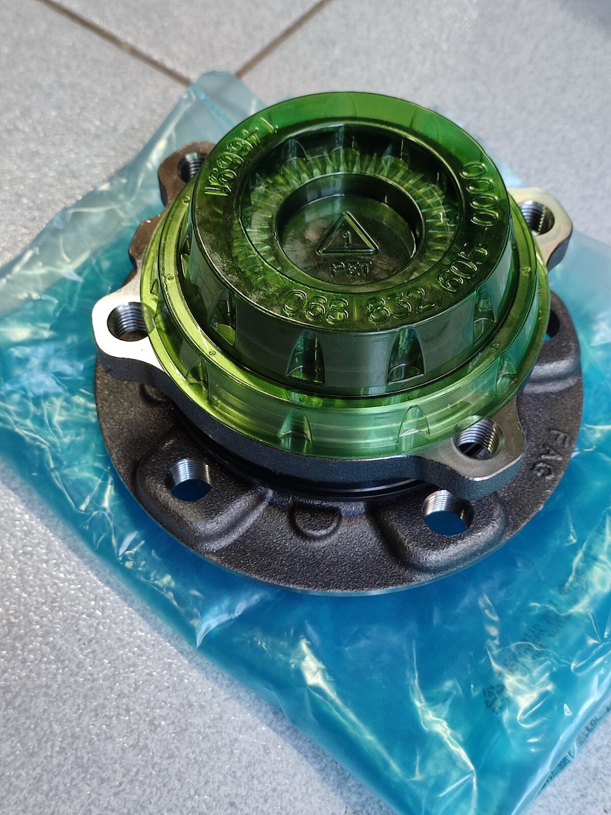 BMW F06 X3 F25X4 F26 wheel hub with bearing front NEW GENUINE