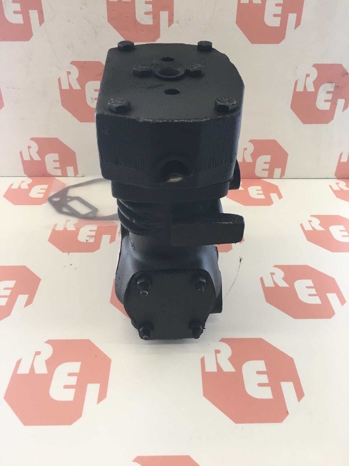 286620 BENDIX TF-501 AIR COMPRESSOR MACK $300 REFUNDABLE CORE INCLUDED IN PRICE