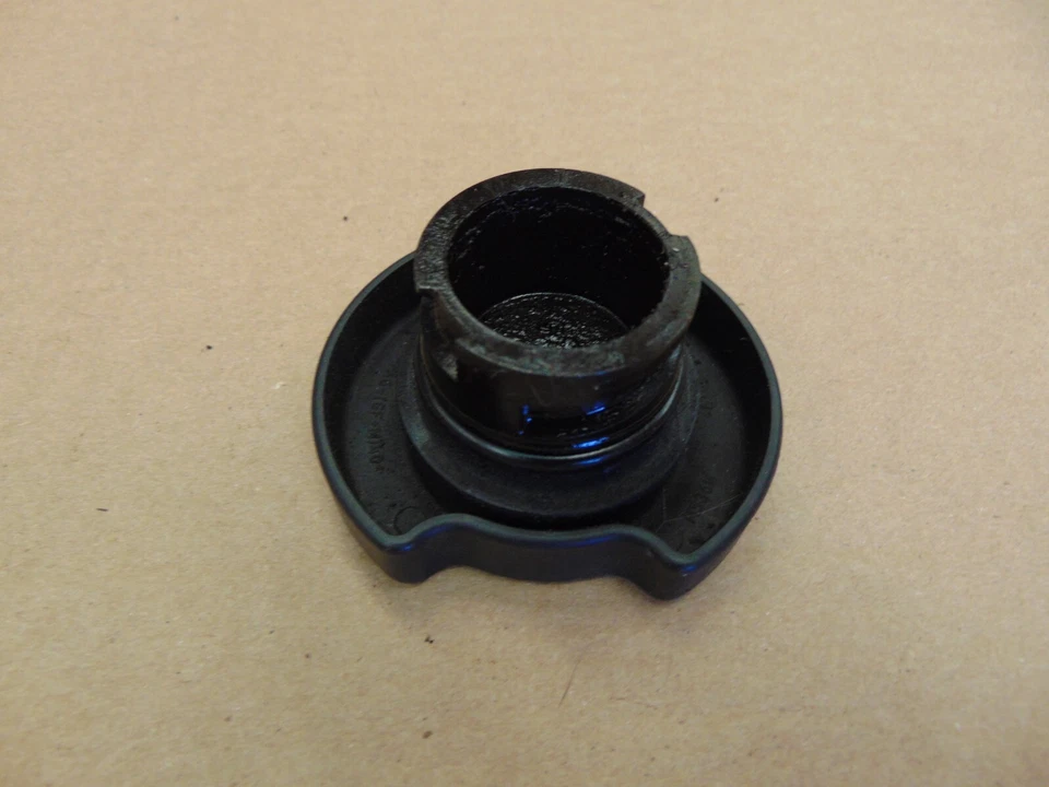 1998-2011 FORD CROWN VICTORIA 5W-20 ENGINE OIL CAP #9069 Foto 2 de 3