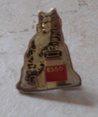 c PINS PIN'S CAR OIL ESSO HUILE TIGRE