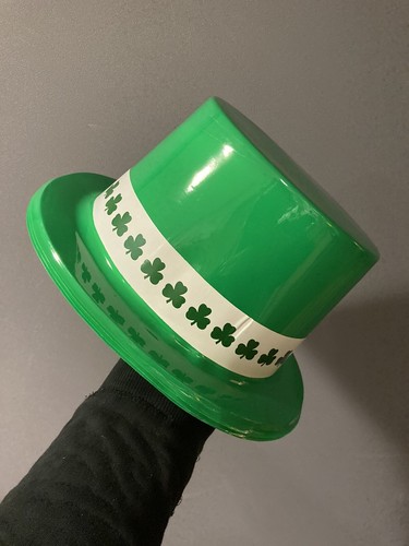 12 ST PATRICKS DAY TOP HATS PARTY 