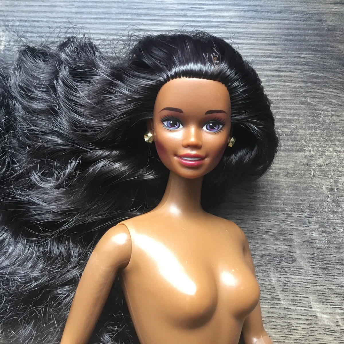 1990 Beautiful Vintage Barbie Christie Doll Vintage Stand
