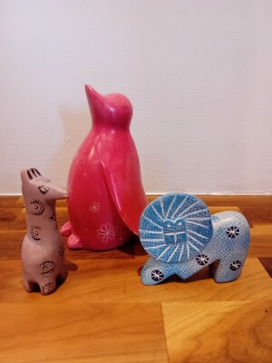 3 x Afrikanische handgeschnitzte bunte Speckstein Tiere Löwe Giraffe Pinguin 