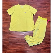 FIGS Technical Collection Scrub Set Chartreuse Lime Green, Top SZ XL, pants L
