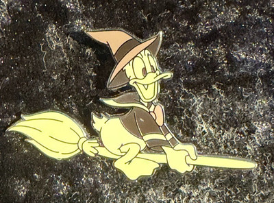 Disney Pin LE 1000 Donald Duck Beelzebub Broom Trick or Treat 2003 Halloween