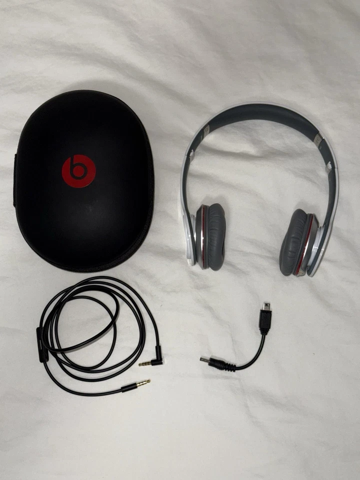 Beats by Dre Solo HD Wired On-Ear Headphones - White & Red - Tested Working - Image 2 of 4