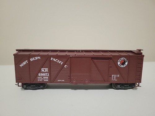Walthers - Northern Pacific - 40' Single Sheathed Wood Box Car #28871 | Zustand: Used