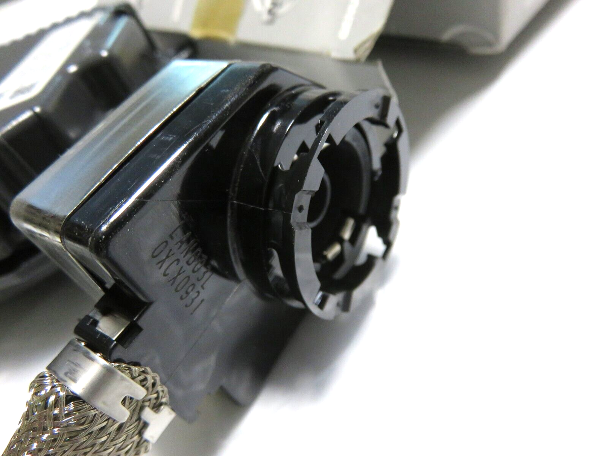 ビクティニBWR 28474-8992B Genuine Nissan Part