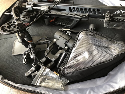 Axe 400 Crossbow Kit W/Easton Soft Case - Picture 2 of 7