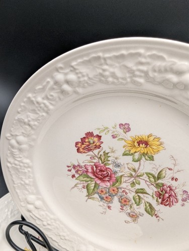 Homer Laughlin Eggshell Theme Bread Dessert Plates Set of 4 Floral Center TH6 - Picture 3 of 9