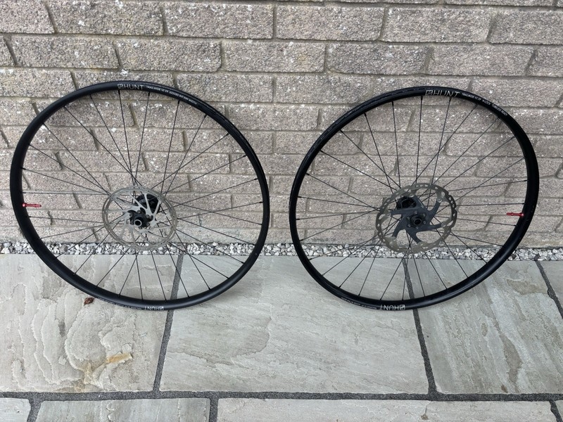 Hunt Trail Wide V2 29 MTB Wheelset + Rotors + Valves
