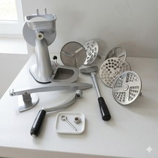 Minna M3 Küchenmaschine mit Saftpresse + Scheiben - Vielzweckmaschine