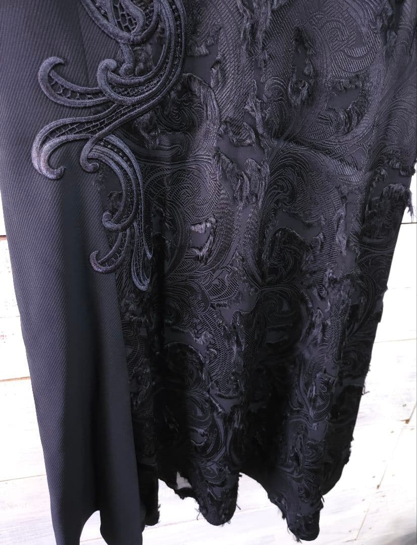 USED BEAUTIFUL VERSACE EMBROIDERED SLEEVELESS DRESS IN BLACK GOOD thumbnail 5