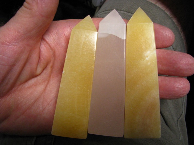 3 CALCITE TOWERS ABOUT 1/4lb AND 3.7in EACH 1 IS FLUORESCENT AFGHANISTAN #245