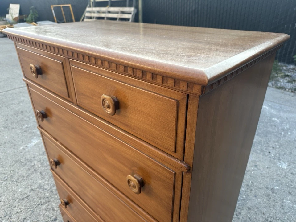 Cómoda de Colección Davis Cabinet Co Arce y Haya Renacimiento Colonial Highboy Cajón Foto 3 de 4