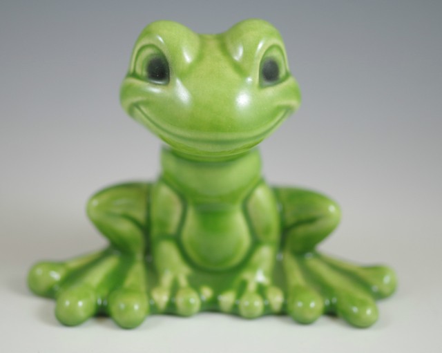 1992 GOEBEL GERMANY GREEN FROG FIGURINE FUNKY SITTING FROG PORCELAIN