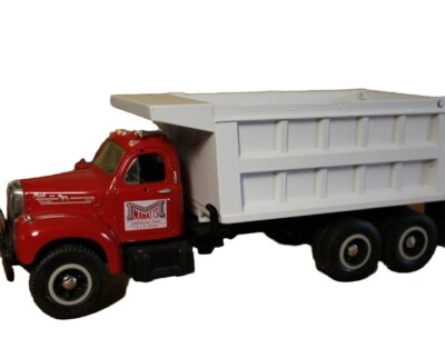 First Gear ''Mantis Construction'' Mack B-61 Model Dump Truck 1/34 19-1820