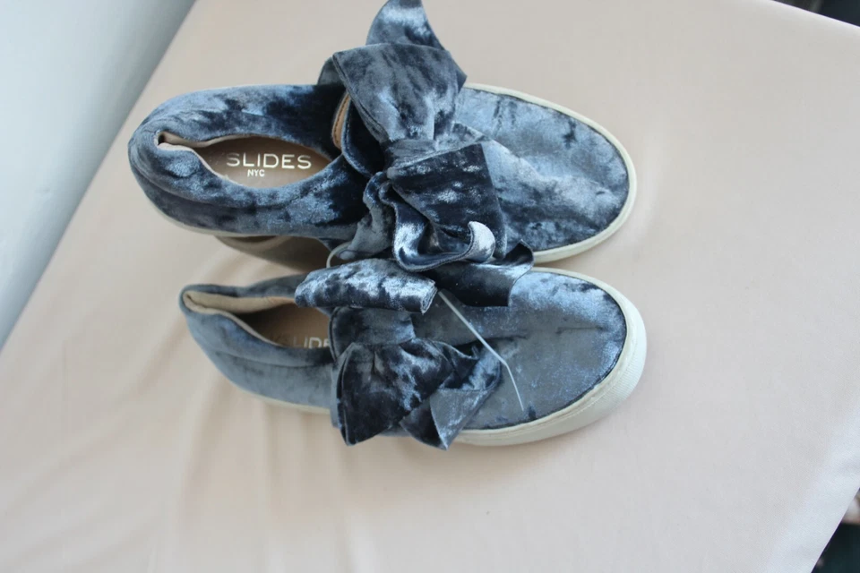  SHOOES J Slides Womens Velvet Platform Sneaker with Bow - Silver  Size US 6.5  - Изображение 4 из 4