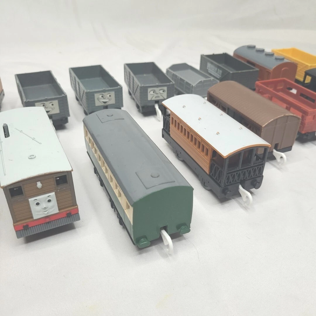  used motorized tested pack of 24 cars 