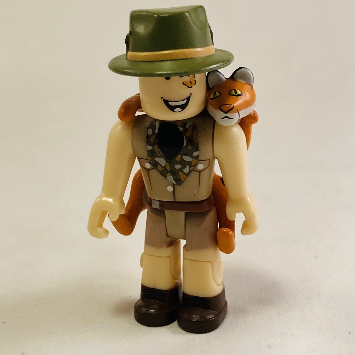 Roblox Design It Safari Man With Hat And Tiger 3