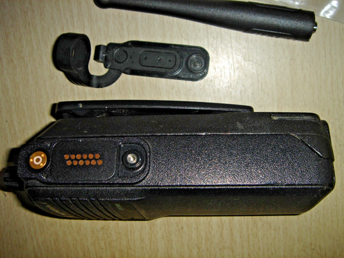 Motorola DP3400 VHF 136-174MHz DMR Digital c/w battery, beltclip & NEW antenna - Zdjęcie 3 z 10