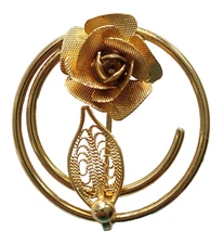 Sarah Coventry PIN Gold Tone ROSE Filigree Leaf Textured Openwork Circle Brooch