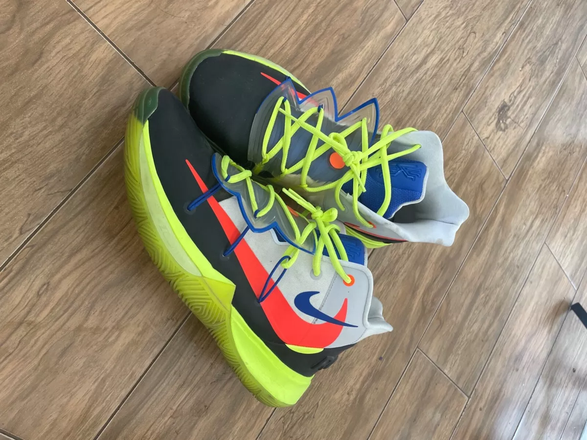 nike Kyrie Irving Rokit edition 2 pairs men s 10.5 men s 8.5 HIS and HERS