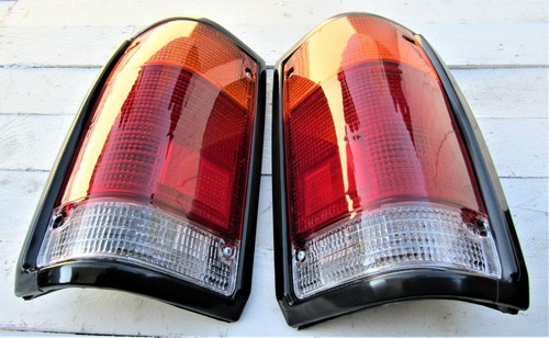 MAZDA B2000 B2200 UTE 2-4/WD MODEL 1985 1994 MODEL REAR LIGHTS PAIR LEFT RIGHT - Picture 2 of 12
