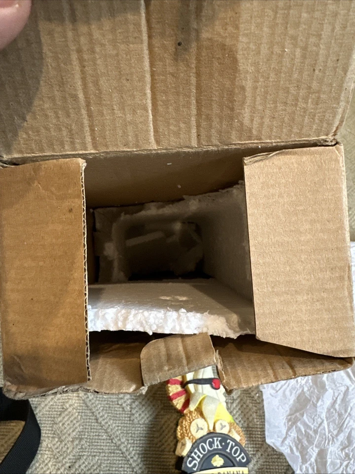 Shock Top Spiced Banana Wheat Rare Draft Beer Tap Handle Limited Edition Tap - Image 3 of 4