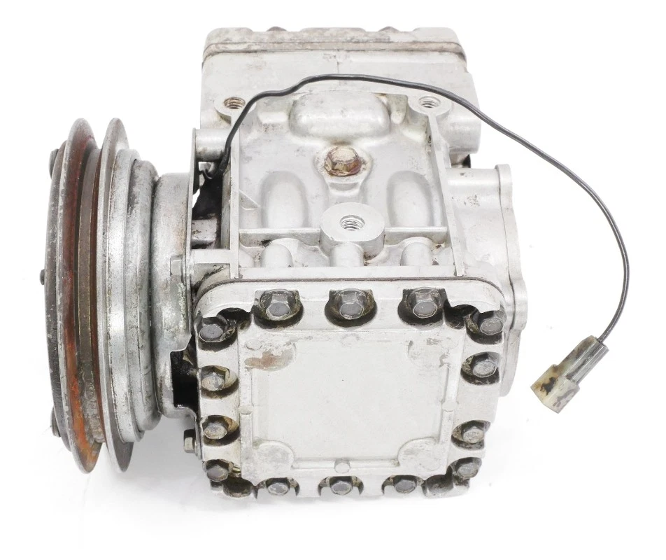 Compresor de aire acondicionado York VW Jetta Rabbit Scirocco Cabriolet MK1 - ESC 192208 Foto 3 de 4