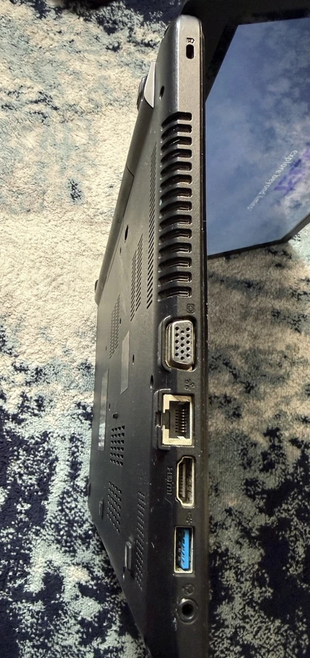 Portátil Acer Aspire E5-571P-55TL - Pantalla táctil, i5, tal cual/solo piezas Foto 3 de 4