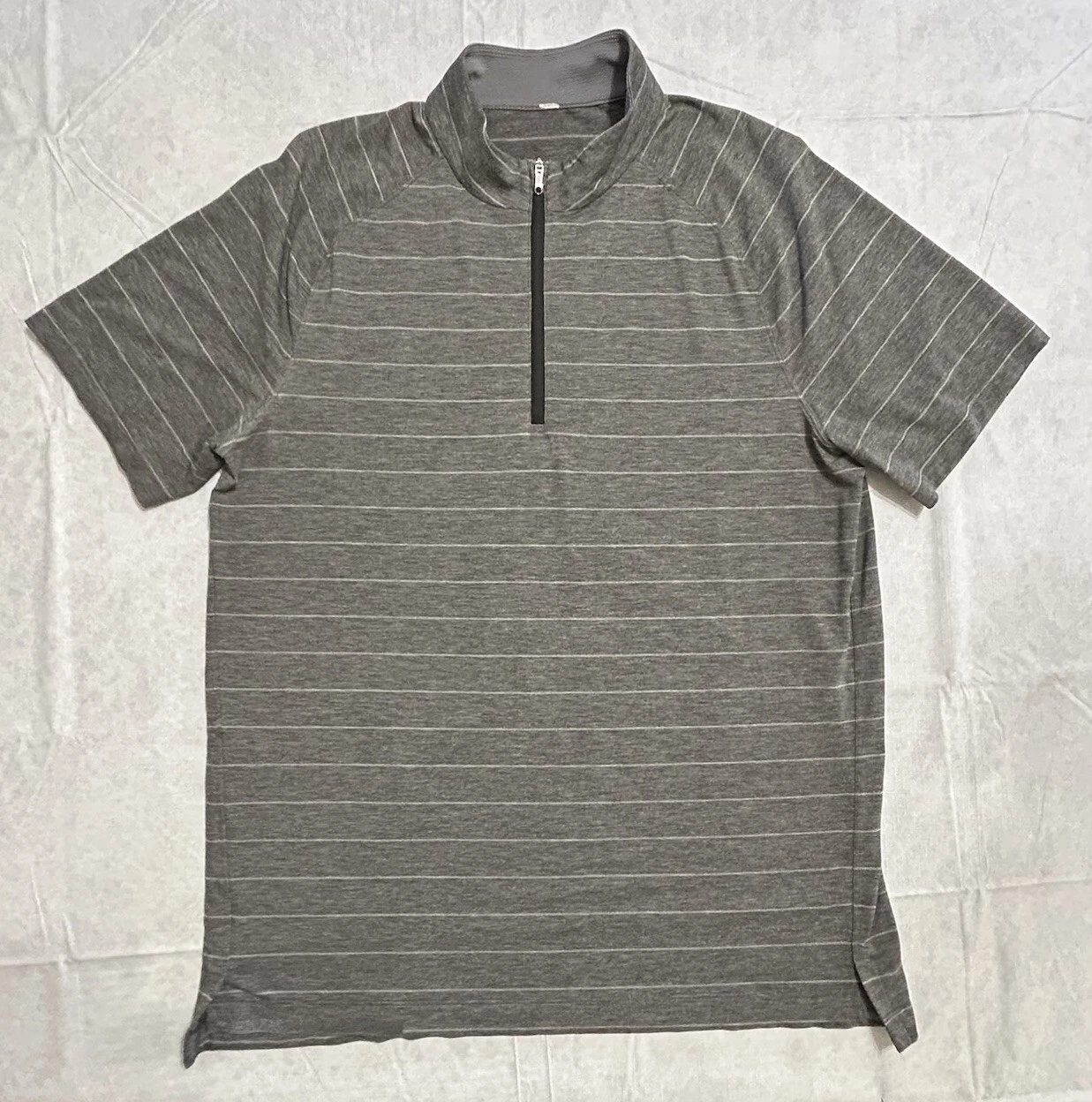 Lululemon Switchback Shirt Mens Size L Gray Striped 1/4 Zip Short Sleeve