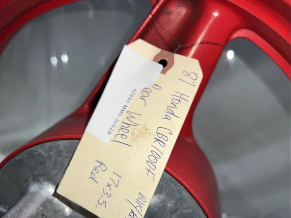 Roda traseira de motocicleta Honda fabricante de equipamento original 17” X 3,5” 1987 CBR1000F Hurricane - Imagem 2 de 4