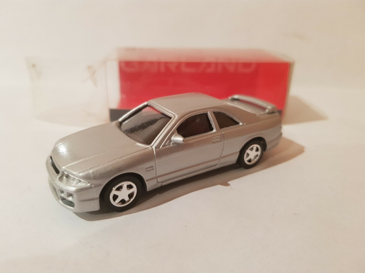 TOMICA - NISSAN SKYLINE GT-S R33 [SILVER] GARLAND BY
