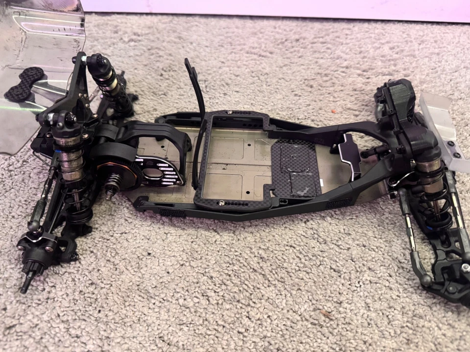 TEAM LOSI TLR 22 5.0 ELITE - ¡Actualizado! Titanio, ¡repuestos! Foto 3 de 4