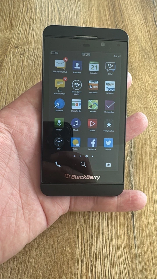 BlackBerry Z10 16GB Schwarz (Ohne Simlock) Smartphone Neuwertig !!! - Bild 4 von 4