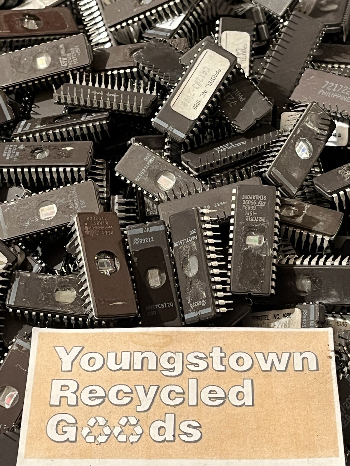 SCRAP CERAMIC IC CHIPS EPROMS FOR PRECIOUS METALS RECOVERY 5 POUND LOTS