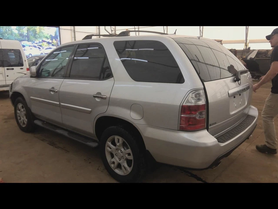 Pinza trasera derecha pasajero para piloto 03-08 6775649 Foto 2 de 4