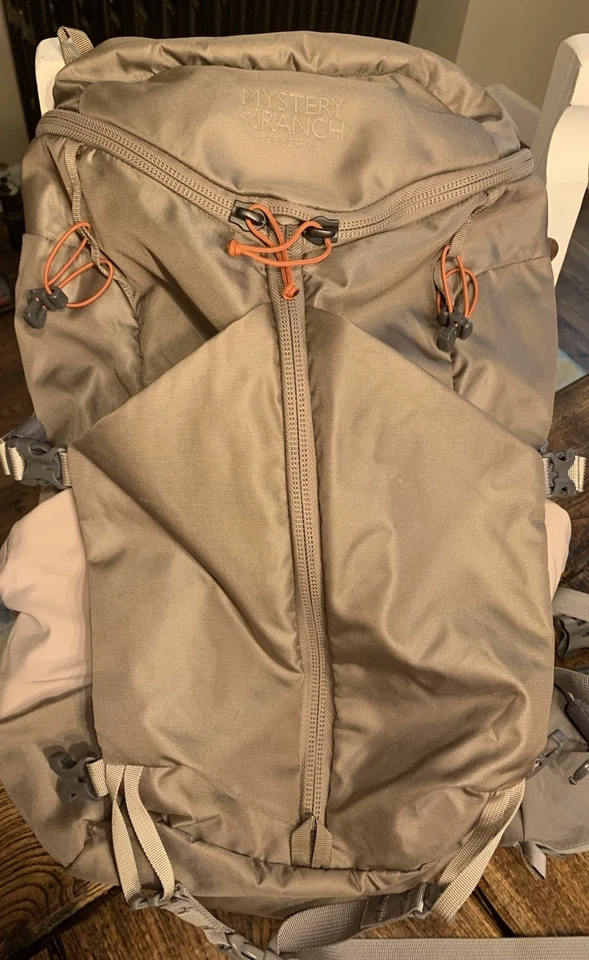 Mochila Mystery Ranch Coulee 30, 30L, bronceada, buena para viajes y EDC Foto 2 de 4
