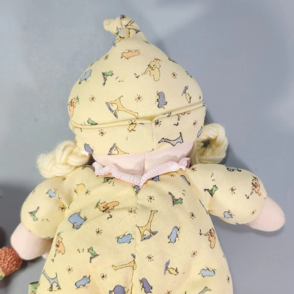 Carters John Lennon Amor Real Bebé Muñeca y Peluche Rubio Lovey Sonajero Juguete Peluche Foto 4 de 4